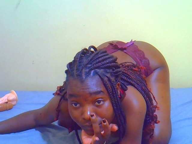 Afrikana5 live cam on BongaCams