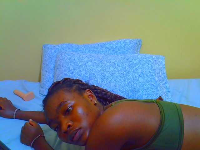 Afrikana5 live cam on BongaCams