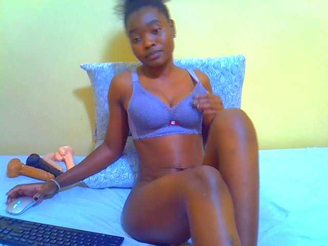 Afrikana5 live cam on BongaCams