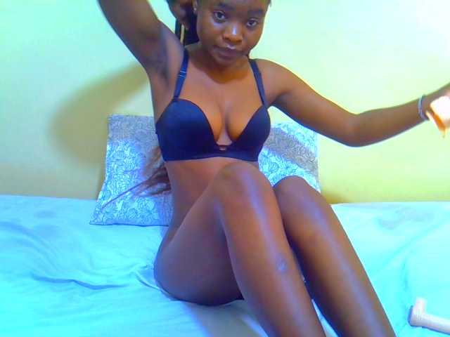 Afrikana5 live cam on BongaCams