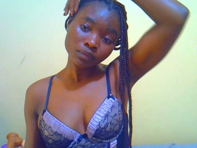 Afrikana5 live cam on BongaCams