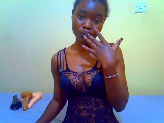 Afrikana5 live cam on BongaCams