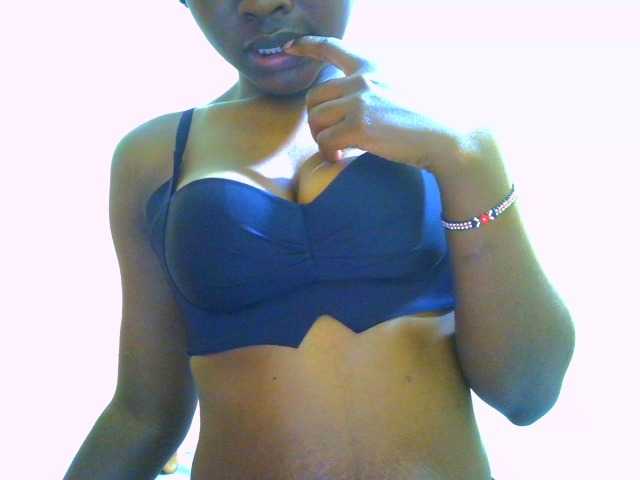 Afrikana5 live cam on BongaCams