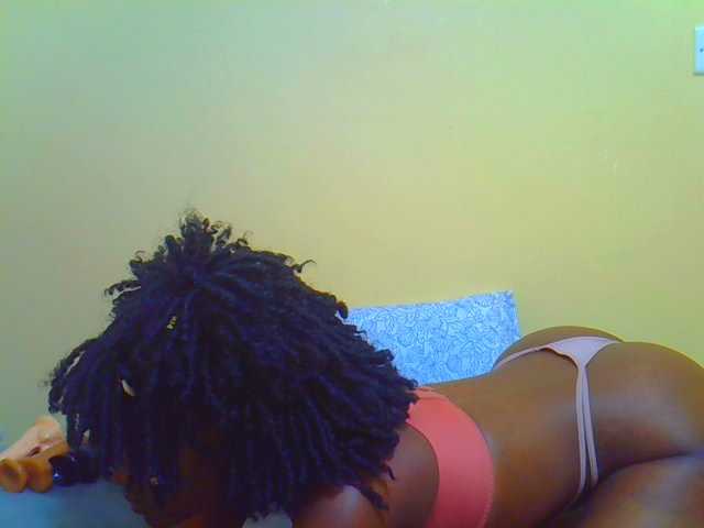 Afrikana5 live cam on BongaCams