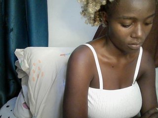 Sexy-alia's Live Webcam