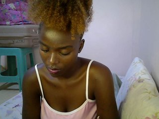 Sexy-alia's Live Webcam