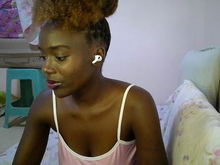 Sexy-alia's Live Webcam