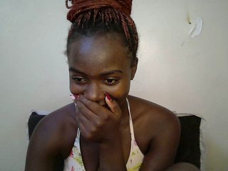 Sexy-alia's Live Webcam