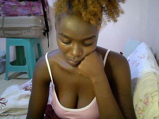 Sexy-alia's Live Webcam