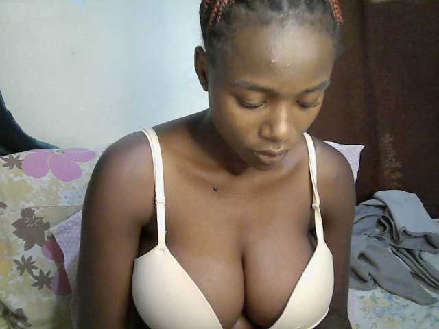 Sexy-alia, live now on BongaCams