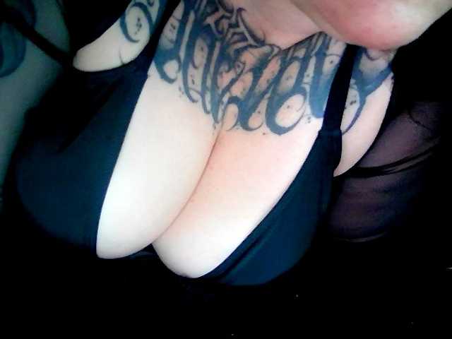 fetishslut4u live cam on BongaCams