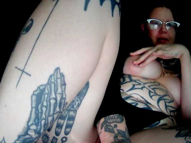 fetishslut4u live cam on BongaCams