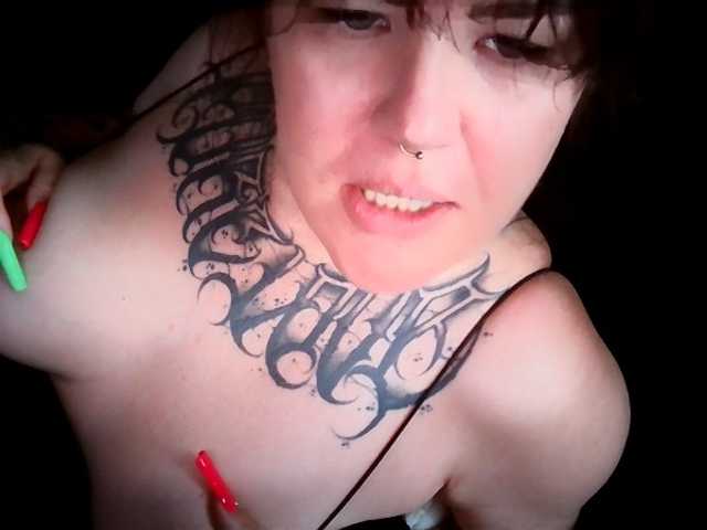 fetishslut4u live cam on BongaCams