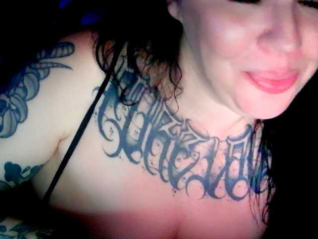 fetishslut4u live cam on BongaCams