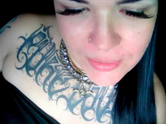 fetishslut4u live cam on BongaCams
