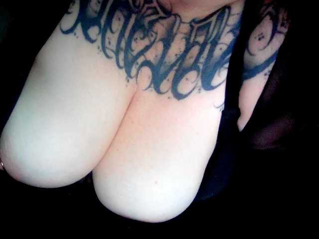 fetishslut4u live cam on BongaCams