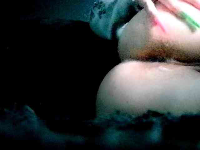 fetishslut4u's live room
