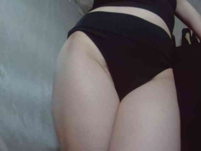 Modella: RoxxannaHairy