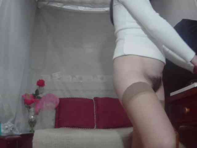 Modella: RoxxannaHairy