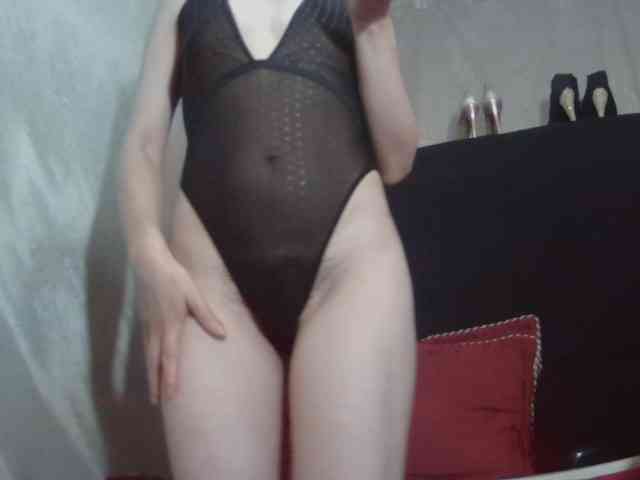 Modella: RoxxannaHairy