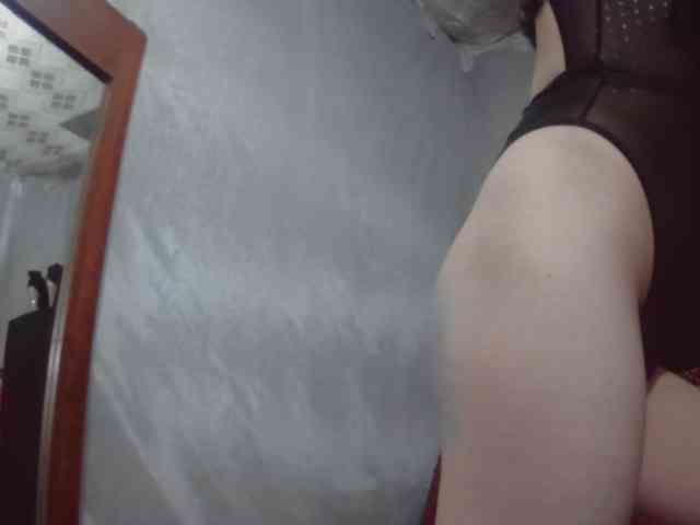 Modella: RoxxannaHairy