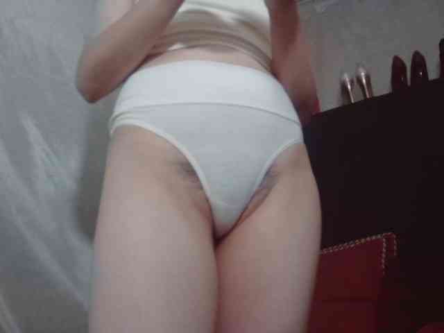 Modella: RoxxannaHairy