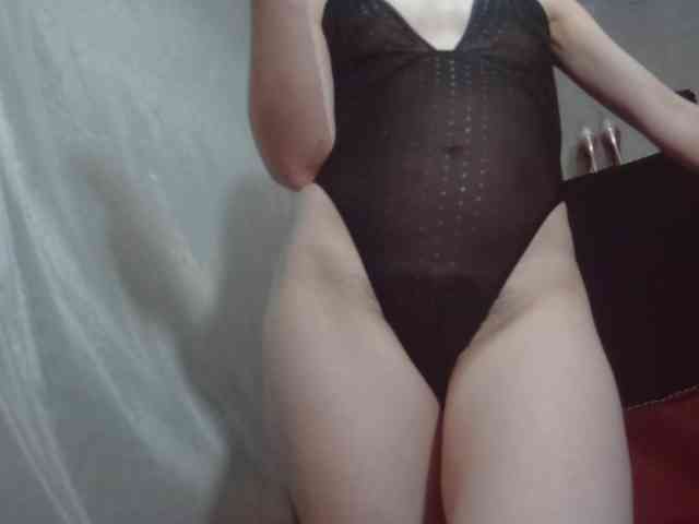 Modella: RoxxannaHairy