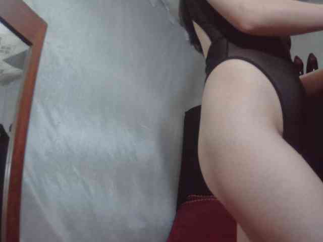 Modella: RoxxannaHairy