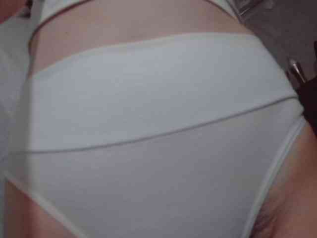 Modella: RoxxannaHairy