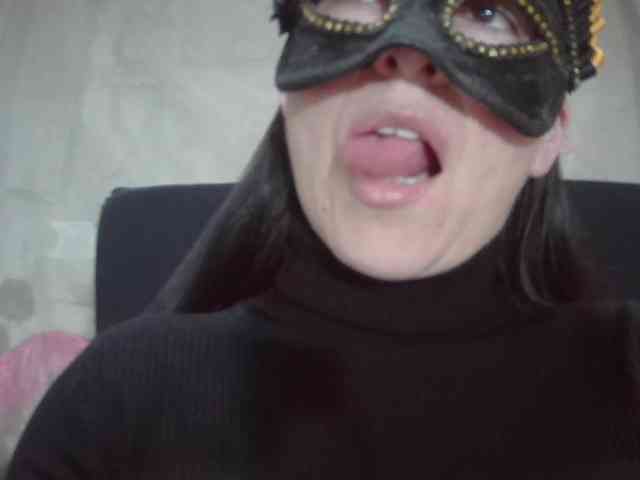 Modella: RoxxannaHairy