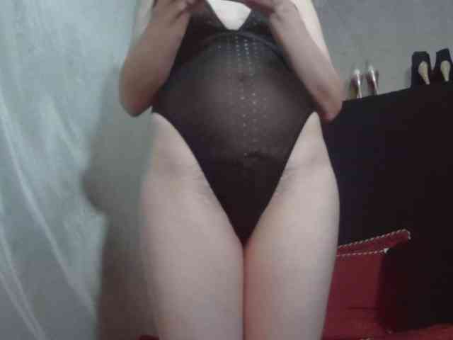 Modella: RoxxannaHairy