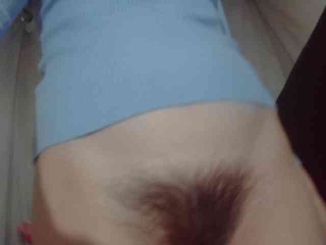 RoxxannaHairy webcam