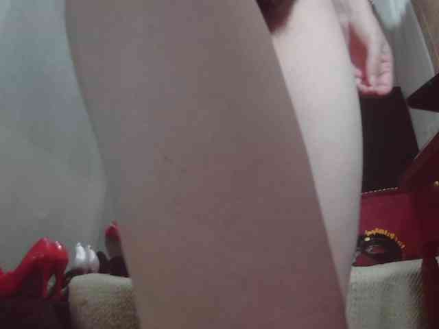 RoxxannaHairy webcam
