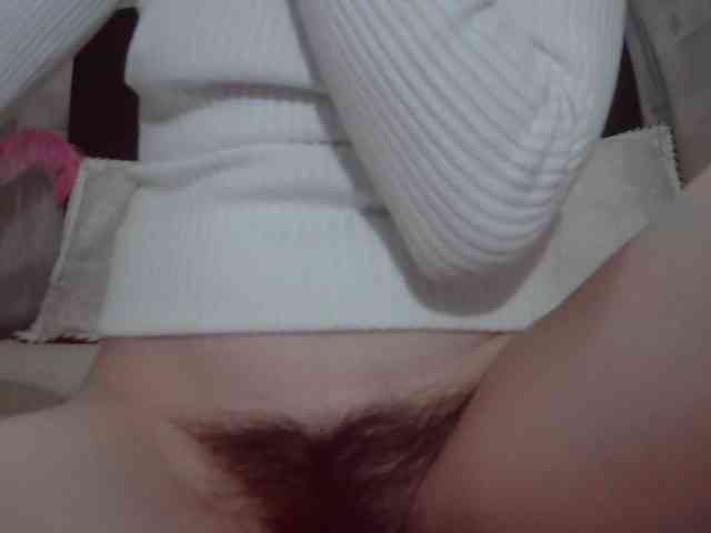 Modella: RoxxannaHairy