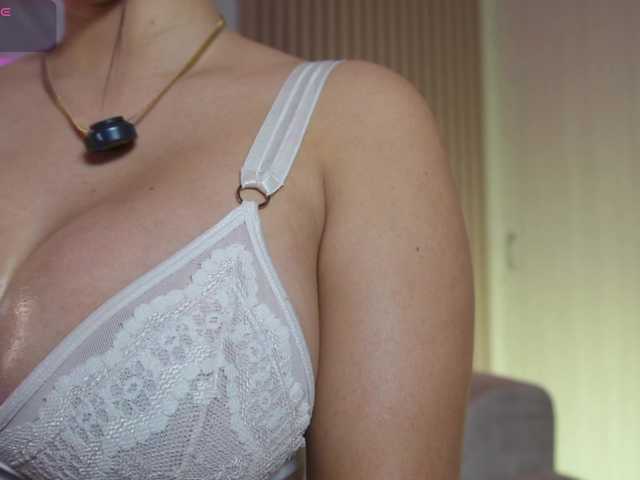 brunasanoliv live cam on BongaCams
