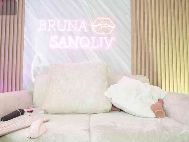 Model: brunasanoliv