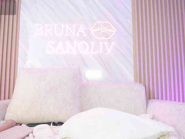 Model: brunasanoliv