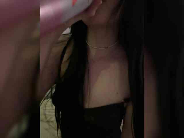 pinklildoll webcam