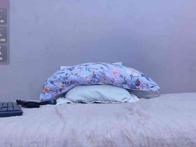 littleapril webcam
