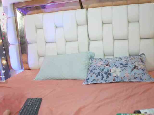 littleapril webcam