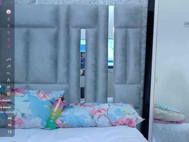 littleapril webcam