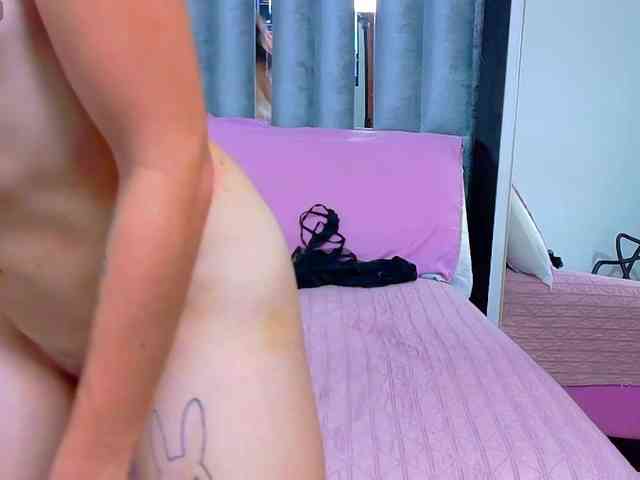 littleapril webcam