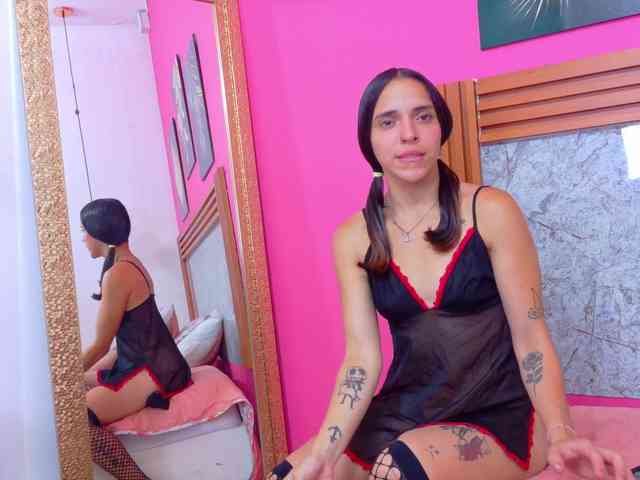 littleapril webcam