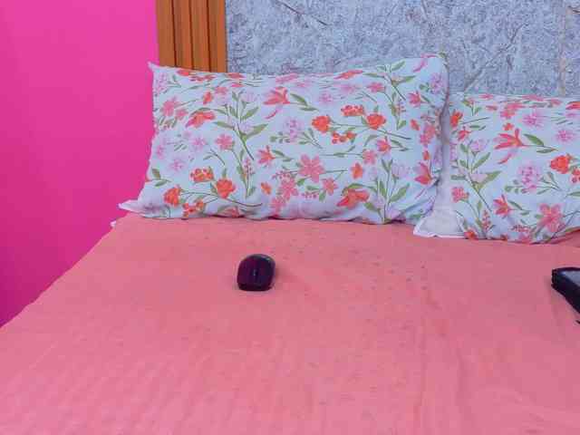 littleapril webcam