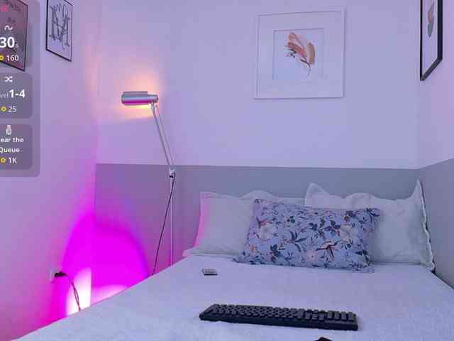 littleapril webcam