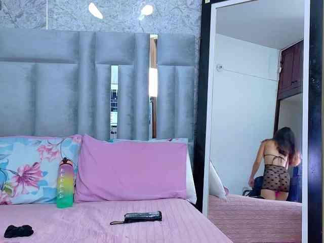 littleapril webcam