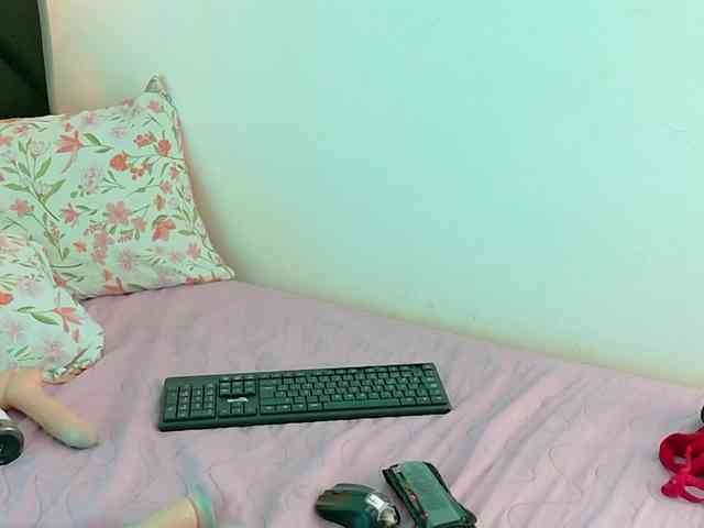 littleapril webcam