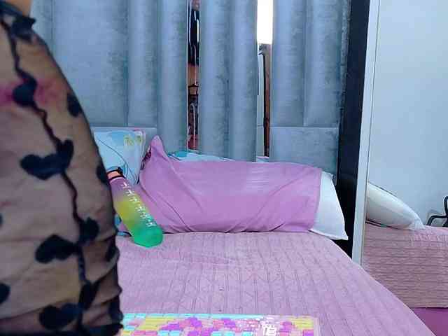 littleapril webcam