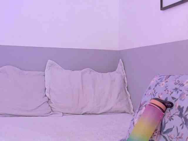 littleapril webcam