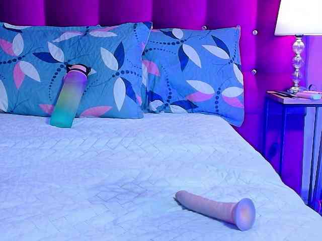 littleapril webcam